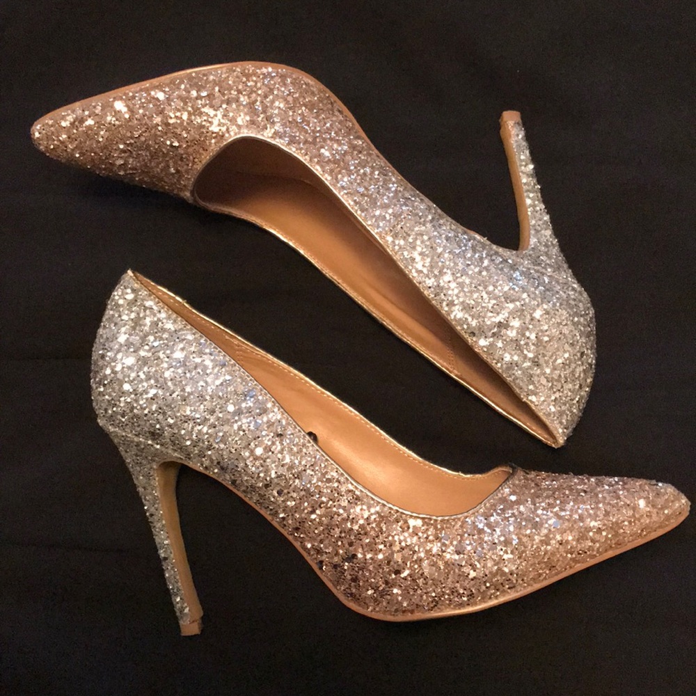 Hombre Gold Glitter Pumps
